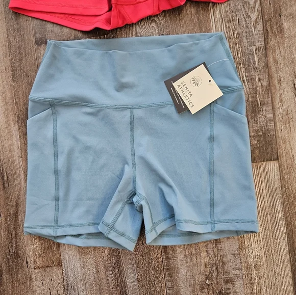 3 Shorts Bundle - Picture 2 of 11